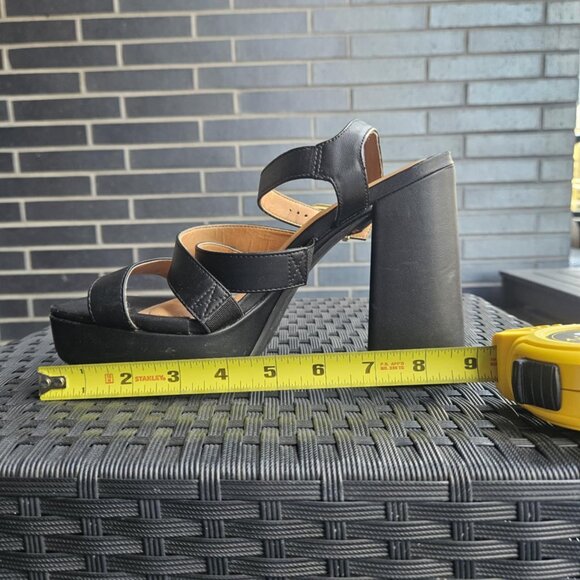 Vizzano Women's 5 Inch Platform Strap Sandal with Gold Buckle Accent Size 9 - Picture 8 of 12